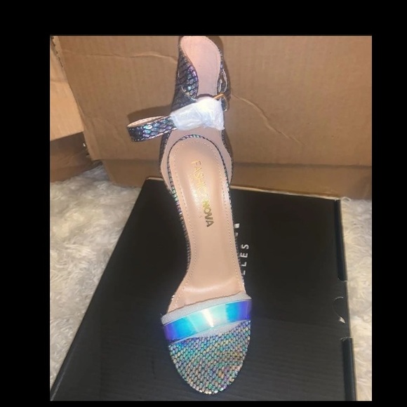 Heels - Picture 2 of 4